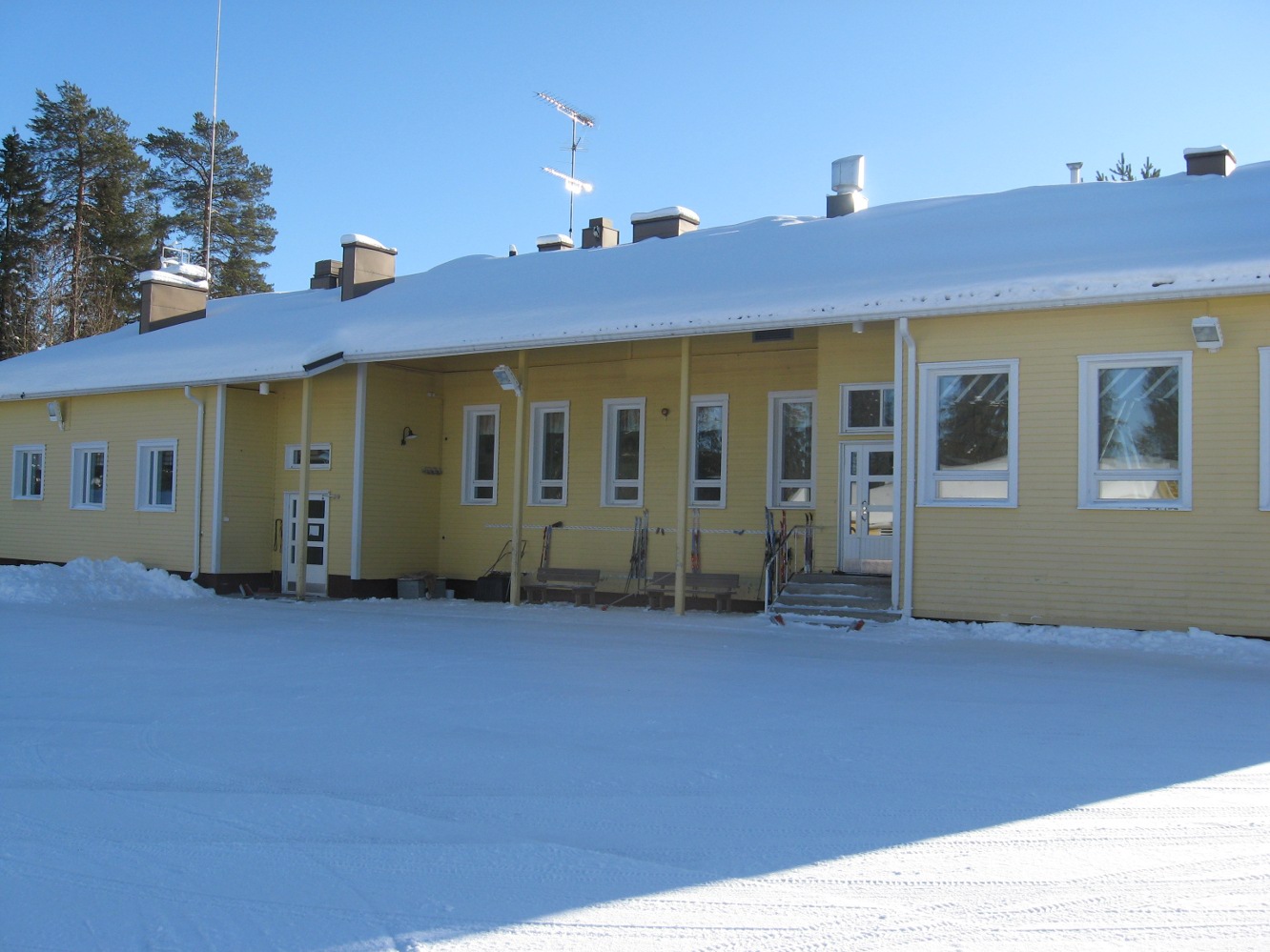 Pesi&ouml;nlahden koulu